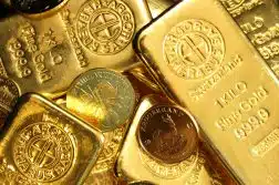 Investir dans l'or physique vs. ETFs sur l'or - avantages et inconvénients.