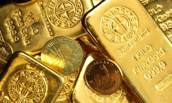 Investir dans l'or physique vs. ETFs sur l'or - avantages et inconvénients.
