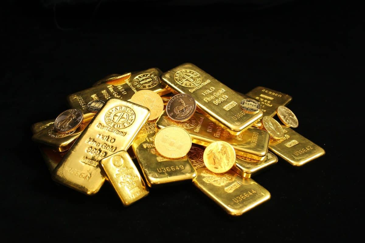 Investir dans l'or physique vs. ETFs sur l'or - avantages et inconvénients. 